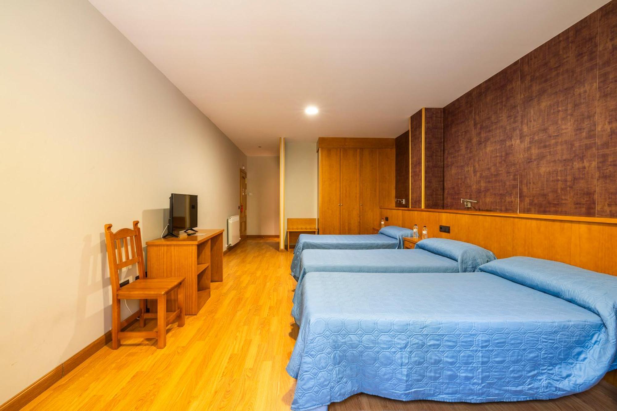 Hostal Los Valles Bielsa Exterior foto